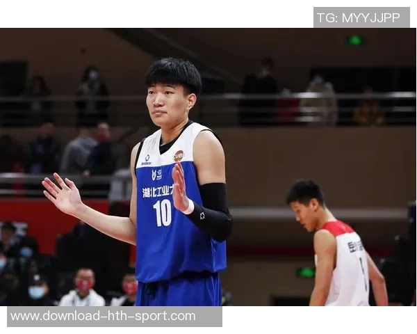 王磊独家分享篮球心得与技巧助你提升球技和比赛表现 王磊独家分享篮球心得与技巧助你提升球技和比赛表现